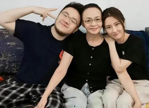 娱乐八卦吃瓜大叔风流,揭秘吃瓜大叔风流背后的故事 第2张 娱乐八卦吃瓜大叔风流,揭秘吃瓜大叔风流背后的故事 第2张